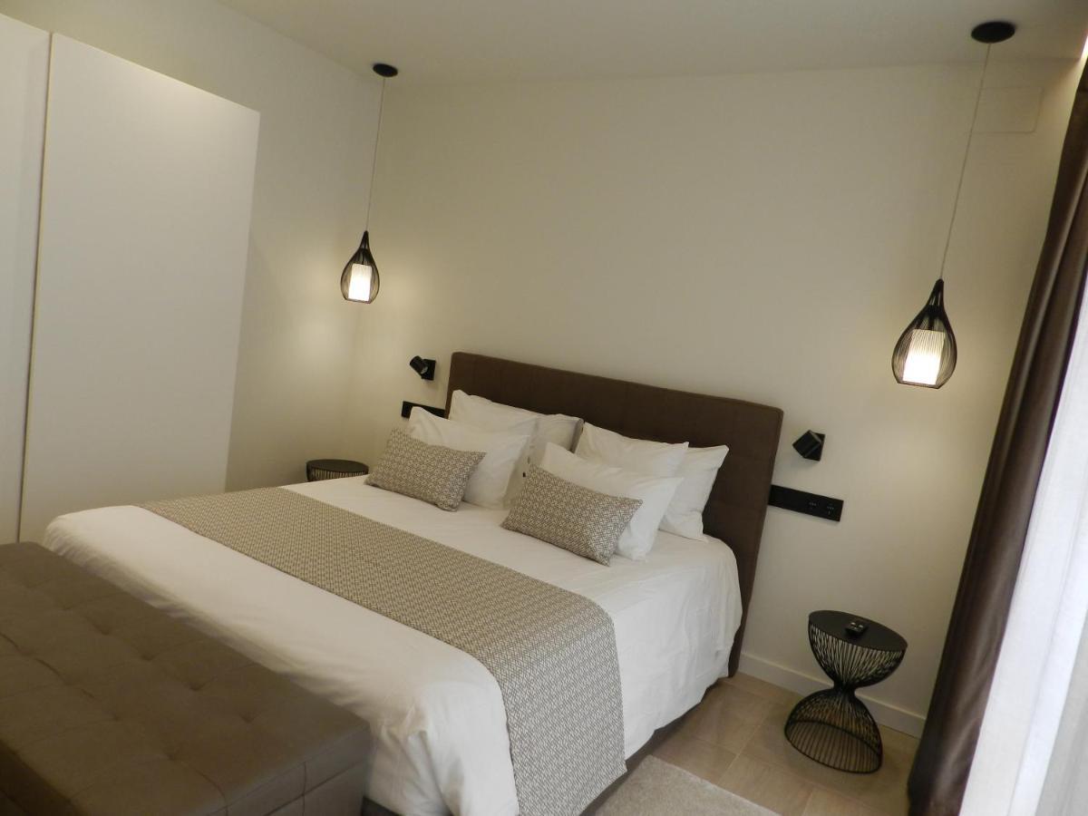 Hotel Manel Martorell Exteriör bild