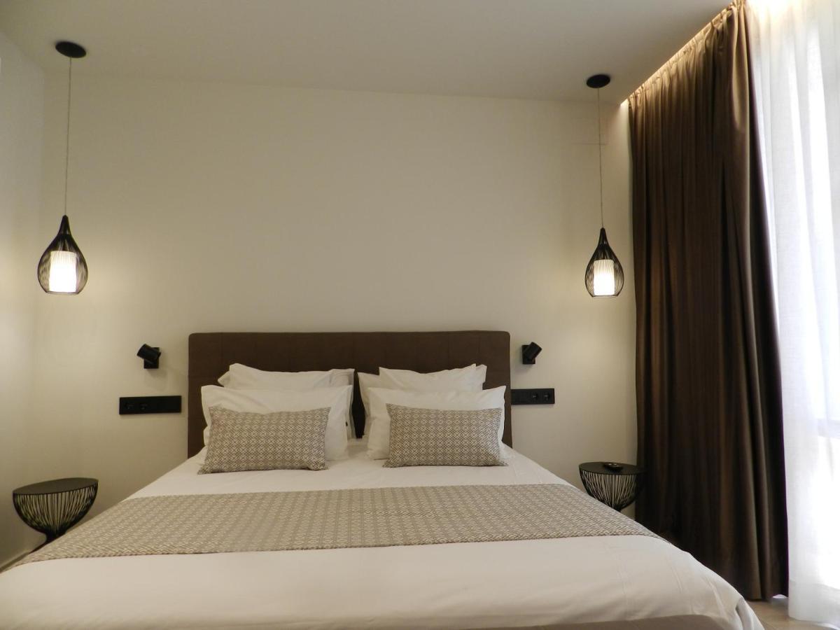 Hotel Manel Martorell Exteriör bild